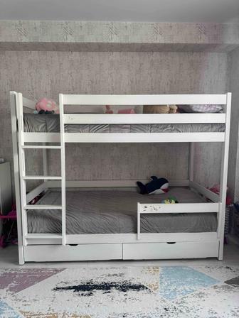 Продам двухъярусную кровать