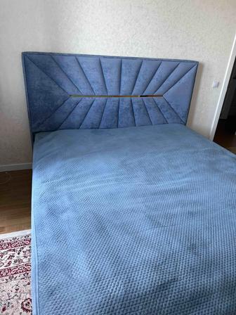Кровать