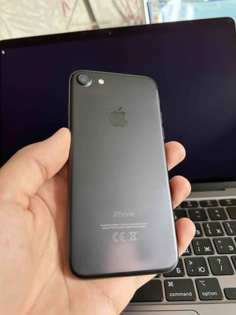 Продам iPhone 7 32Gb Black