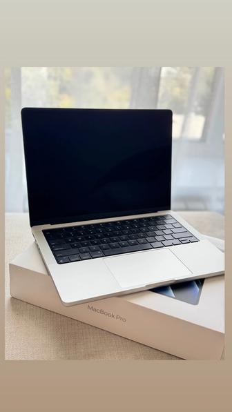 MacBook Pro M2 Pro