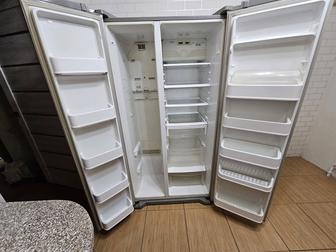 Холодильник двухдверный LG