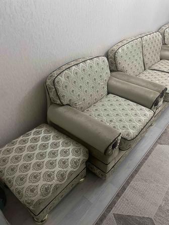 Продам набор мягкой мебели