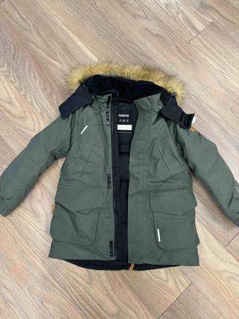 Продам куртку Reima