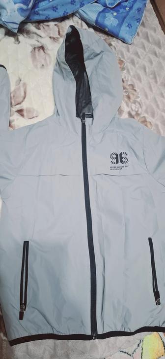 Срочно продам детские куртки