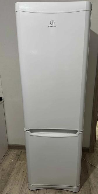 Продам рабочий холодильник