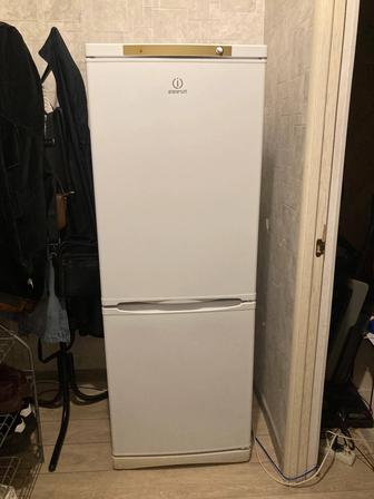 Б/У холодильник INDESIT