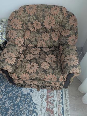 Диван и кресло Бесплатно