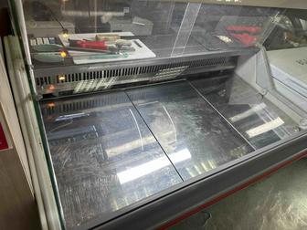 Продам холодильник витринный