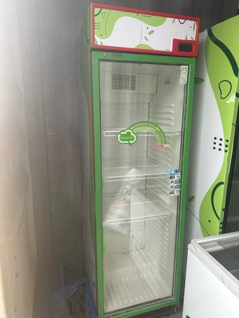 Продаются витринные холодильники