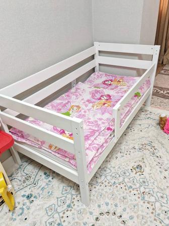 Продам детскую кроватку