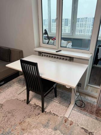 Стол с регулировкой высоты