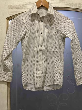 Отдам одежду для мальчиков рубашки, брюки, куртки