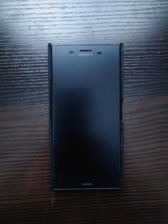 Продам смартфон Sony Xperia xz1.