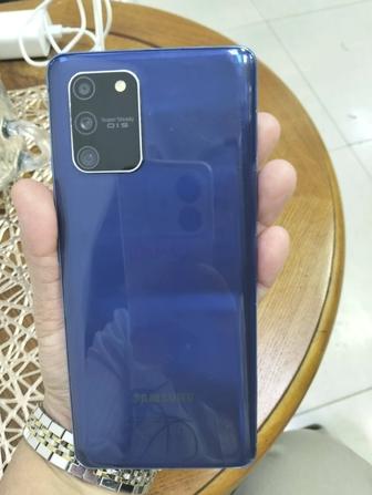 Samsung Galaxy S10. Lite