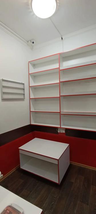 Срочно продам мебель для магазина (полки витринные)