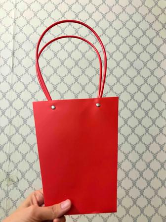 Продам Пакет-коробки картон с ламинацией для цветов 17 см х 11.5 см