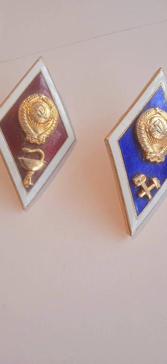 Нагрудные знаки СССР