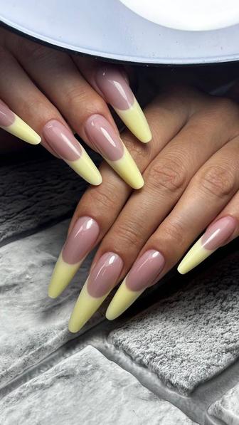 Модель на наращивание ногтей