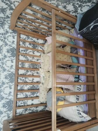 Продам детскую кроватку