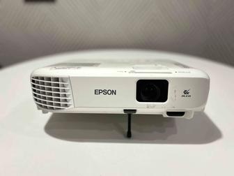 EPSON -S05 проектор