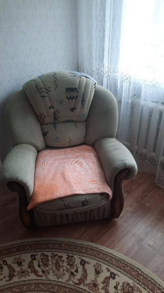 Отдам даром диван и два кресла