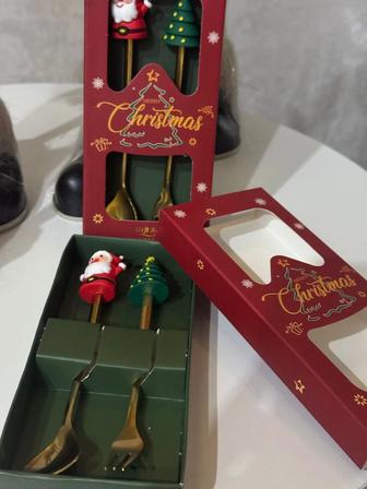 Продам новогодний подарок в виде ложки и вилки новогодней тематики