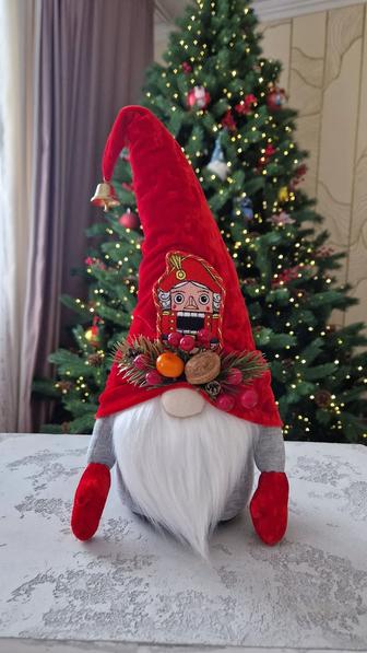 Новогодний гном. Щелкунчик