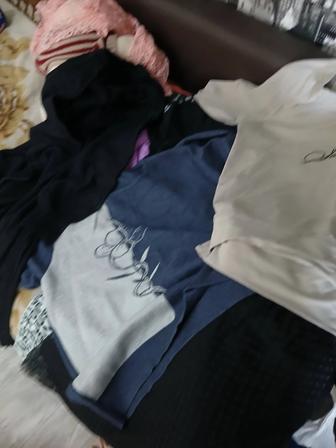 Продам вещи отличного качества Кофты юбки,футболки,халаты
