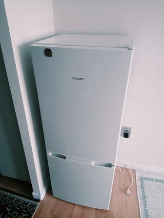 Продается холодильник Атлант