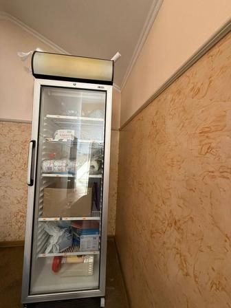Продам витриный холодильник почти новый