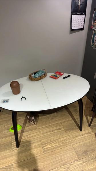 Продам стол кухонный