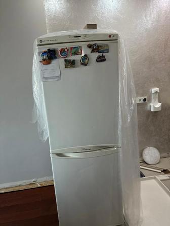 Продам холодильник