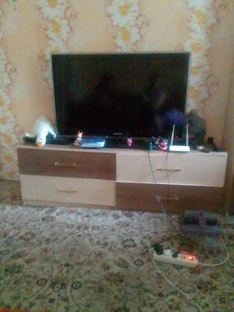 Телевизор Самсунг продаю в хорошем состоянии круто показывает