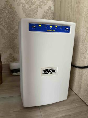 ИБП TRIPP-LITE 1000