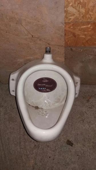 Писсуар настенный бренда Colombo