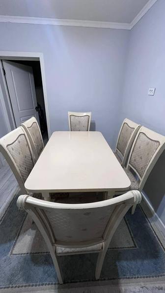 Кухонный стол со стульями