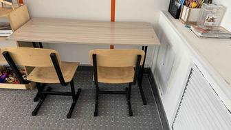 Продам парту со стульями