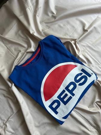 Потрясающий лонгслив с качественным принтом Pepsi