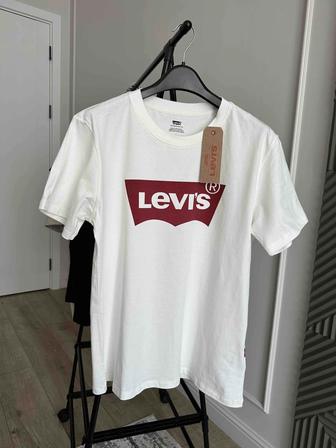 Футболки Levis