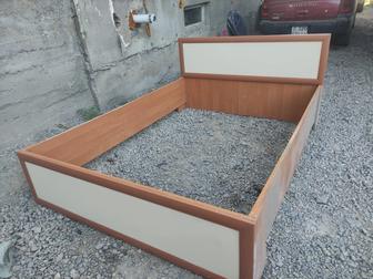Продам двуспальную кровать
