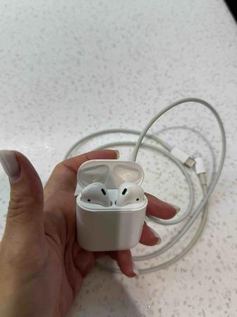 AirPods наушники