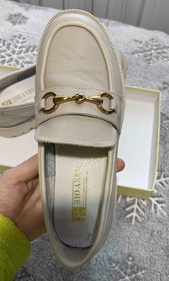 Лоферы женские