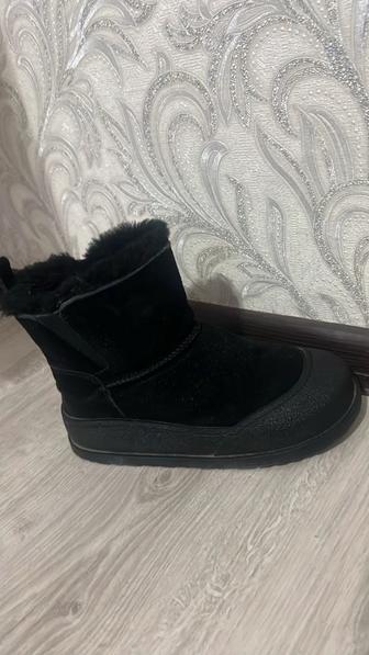 Продам женские угги натуралка