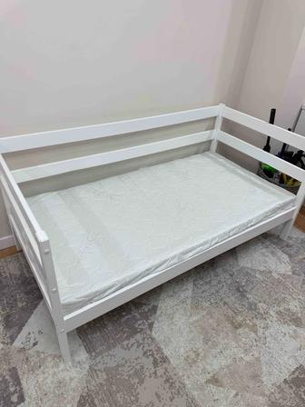 Продам детскую кровать в идеальном состоянии