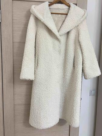 Шубка Тедди, подойдет на 48-52 в отличном состоянии.