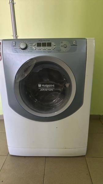 Продам машинку стиральную