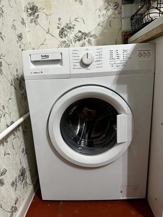 Стиральная машина работает