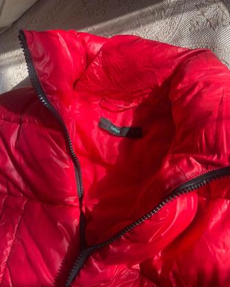 Продам демисезонную куртку Befree