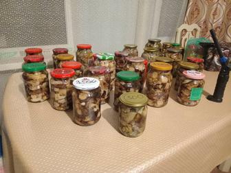 Грибы маринованные