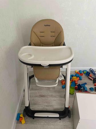 Продам детское кресло для кормления peg perego siesta